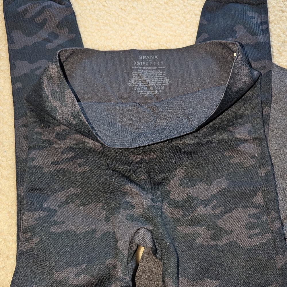 Spanx Leggings Gray Black Bundle - image 7